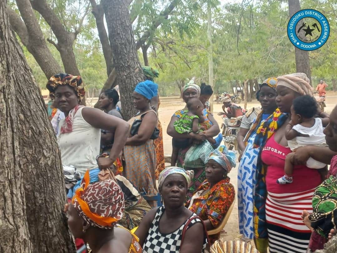 DONATION OF FOOD ITEMS TO VICTIMS OF THE AKOSOMBO DAM SPILLAGE AT TOKPO