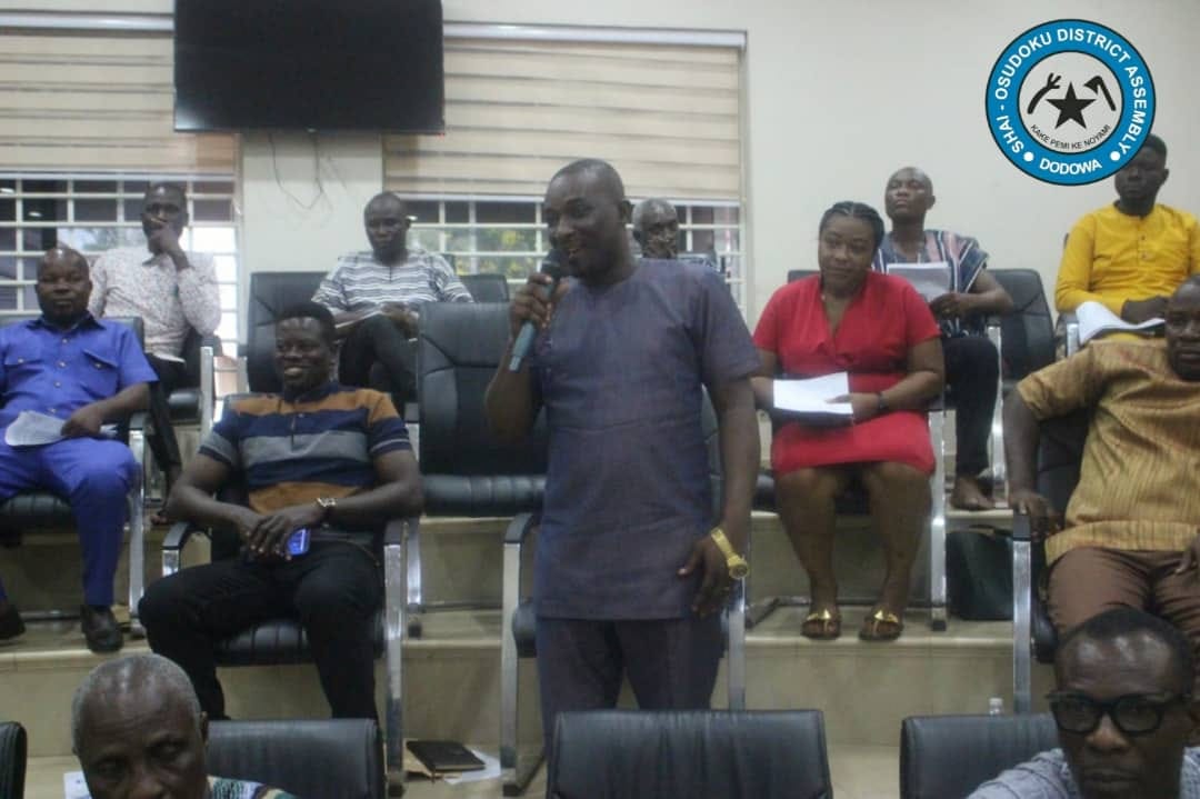 SHAI-OSUDOKU DISTRICT ASSEMBLY CONFERS WITH PAST EXECUTIVES ON MEASURES TO ENHANCE DEVELOPMENT.