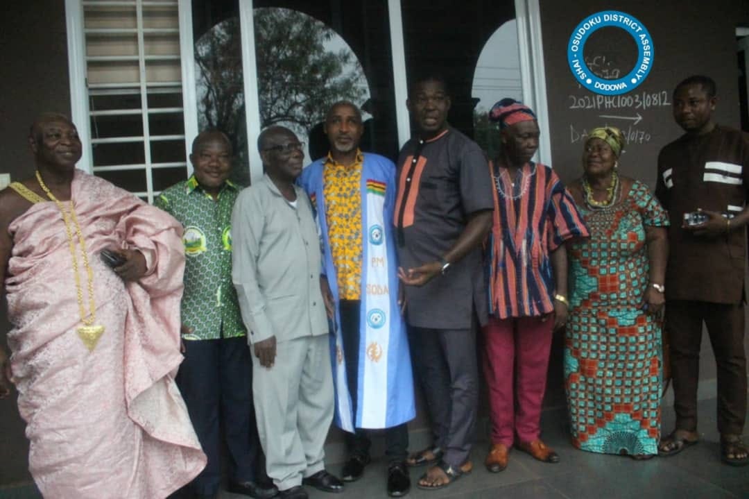 SHAI-OSUDOKU DISTRICT ASSEMBLY CONFERS WITH PAST EXECUTIVES ON MEASURES TO ENHANCE DEVELOPMENT.