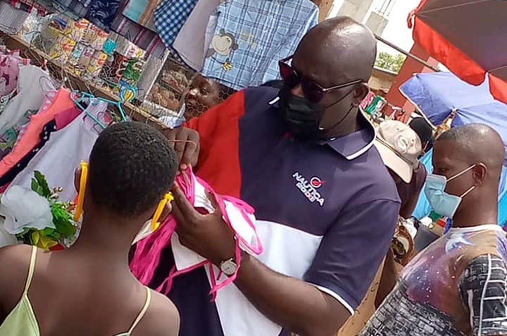Shai-Osudoku DCE Donates Facemask, Sanitizers to Asutuare Market Women.