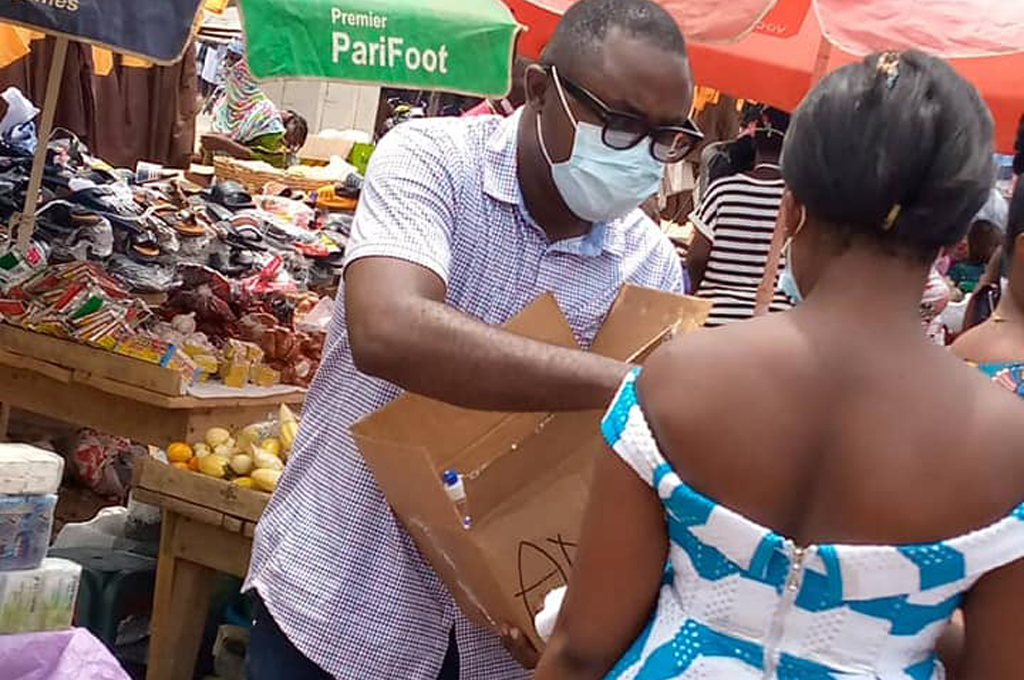 Shai-Osudoku DCE Donates Facemask, Sanitizers to Asutuare Market Women.