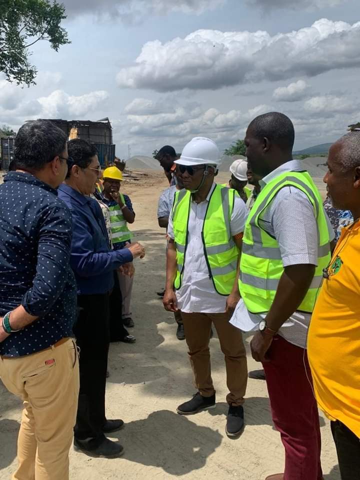 DCE OF SHAI-OSUDOKU TOURS SOME OF THE QUARRY SITES WITHIN THE DISTRICT WITH THE DEPUTY MINISTER FOR MINES,LANDS AND NATURAL RESOURCE AND HIS TEAM.