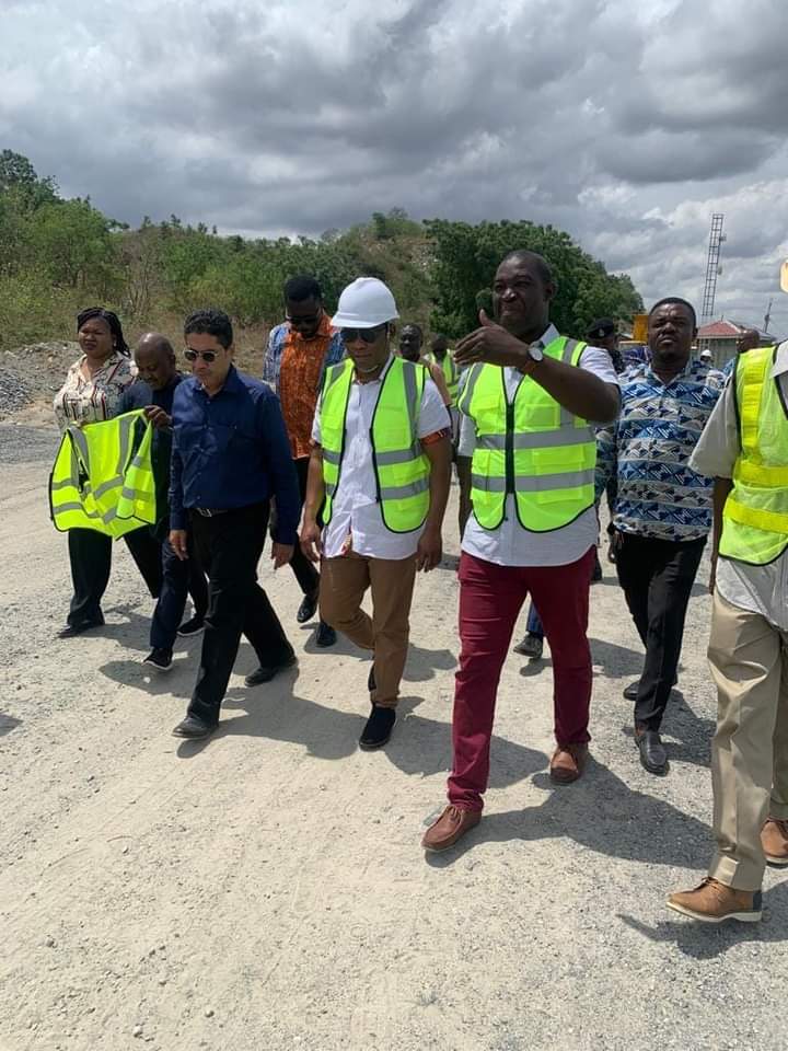 DCE OF SHAI-OSUDOKU TOURS SOME OF THE QUARRY SITES WITHIN THE DISTRICT WITH THE DEPUTY MINISTER FOR MINES,LANDS AND NATURAL RESOURCE AND HIS TEAM.
