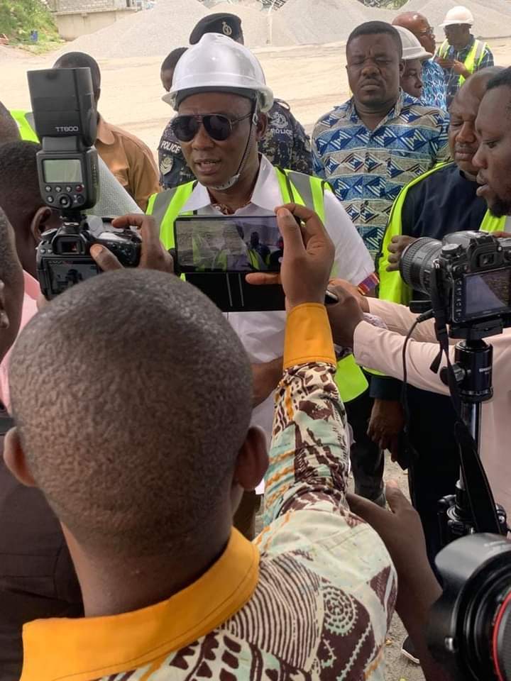 DCE OF SHAI-OSUDOKU TOURS SOME OF THE QUARRY SITES WITHIN THE DISTRICT WITH THE DEPUTY MINISTER FOR MINES,LANDS AND NATURAL RESOURCE AND HIS TEAM.