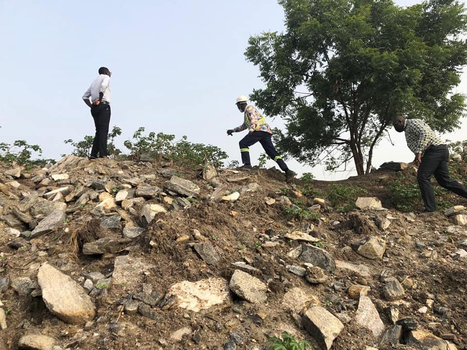 DCE and His Entourage Pays Working Visit to Quarry Site.