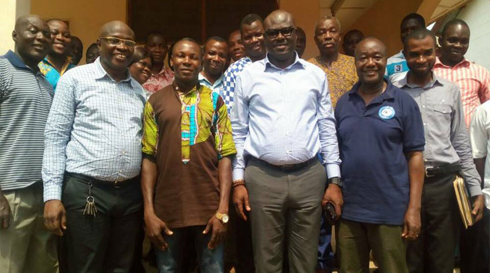 District Chief Executive Tours the Councils